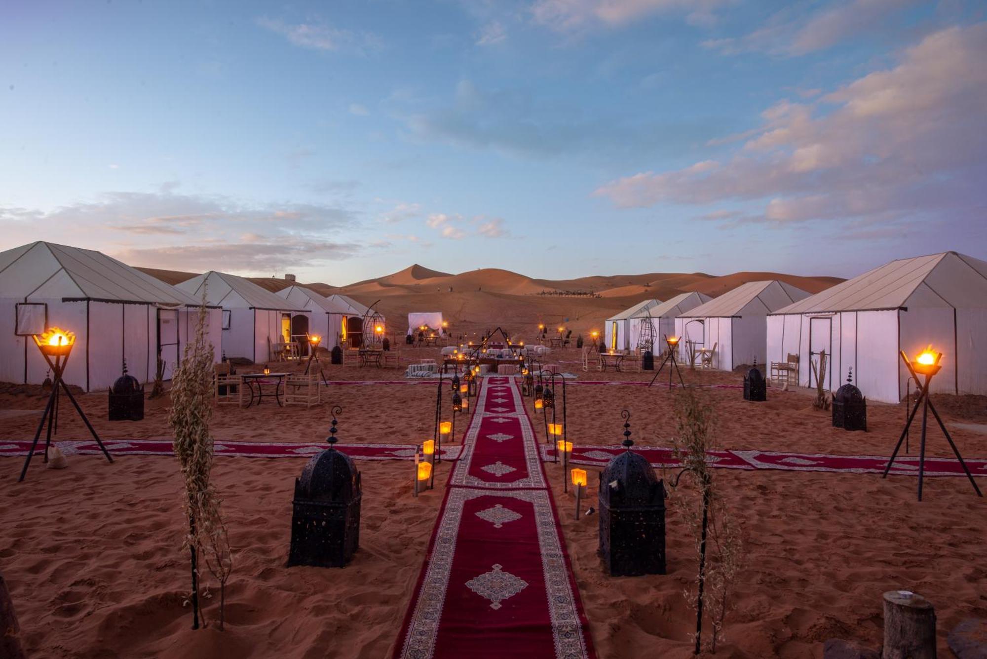 Hotel Sanmao Royal Camp 皇家营地 à Merzouga Extérieur photo