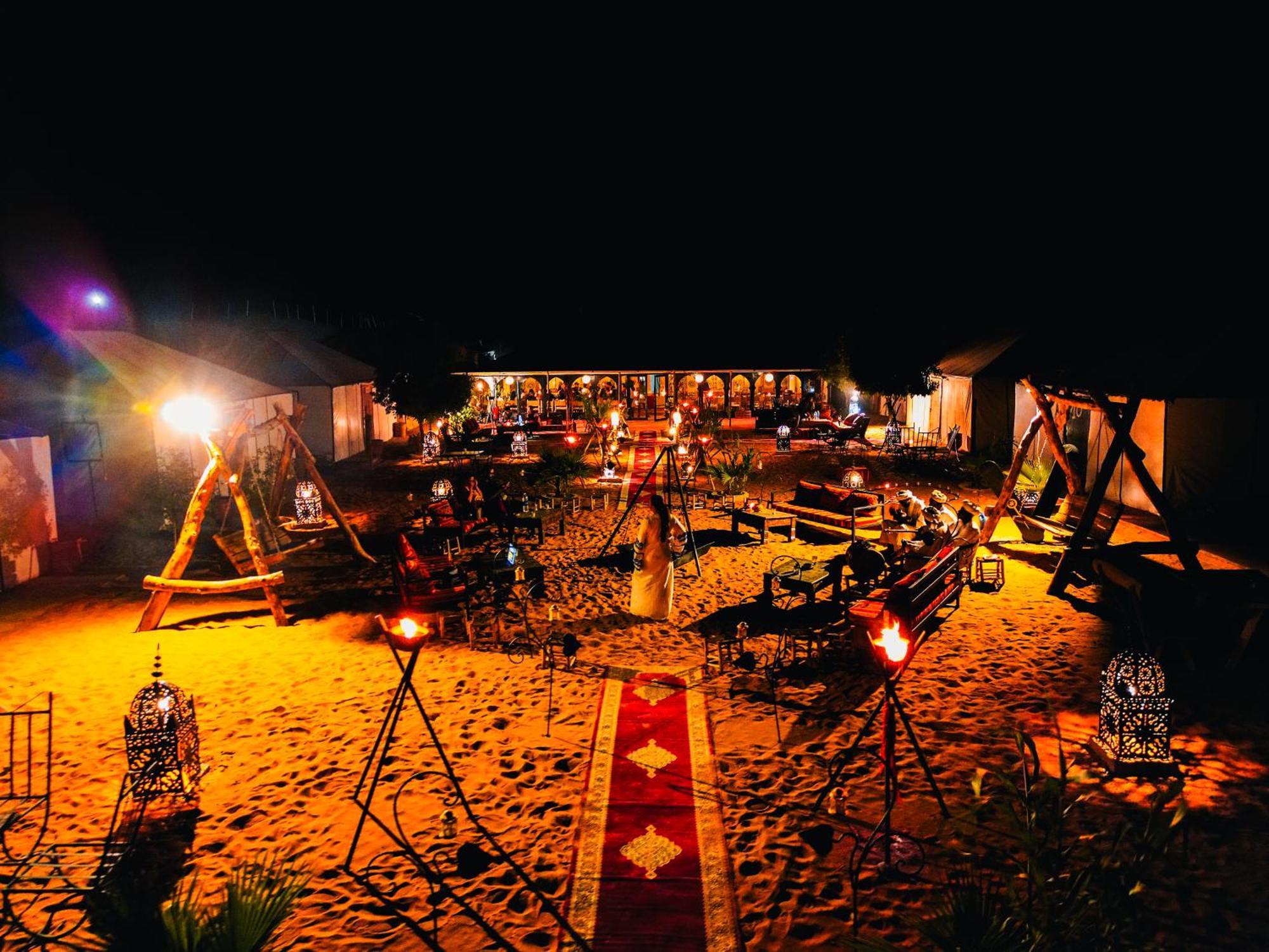 Hotel Sanmao Royal Camp 皇家营地 à Merzouga Extérieur photo